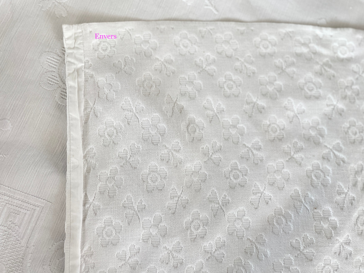 Couverture festonnée  en piqué plat avec un joli relief avec grand monogramme LM - Linge Ancien-photo-3