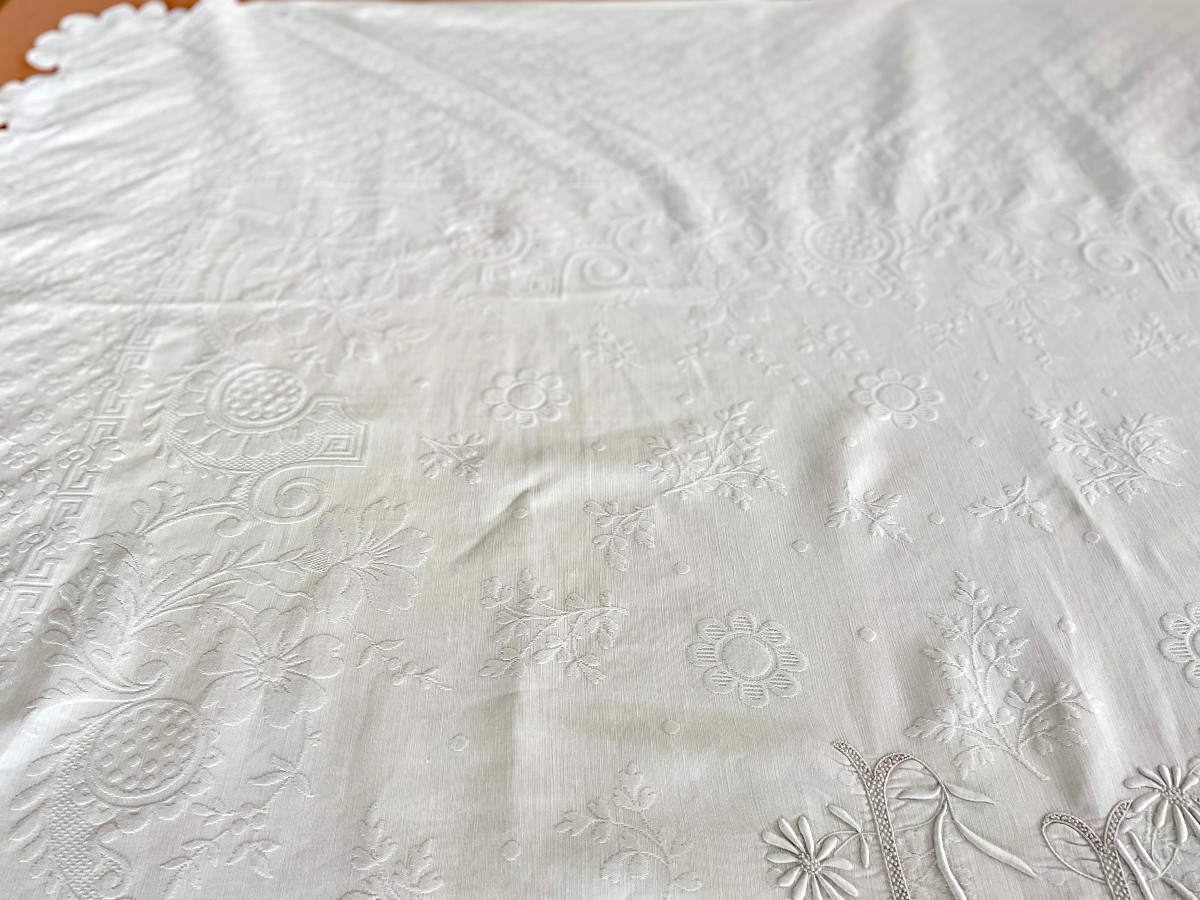 Couverture festonnée  en piqué plat avec un joli relief avec grand monogramme LM - Linge Ancien-photo-5
