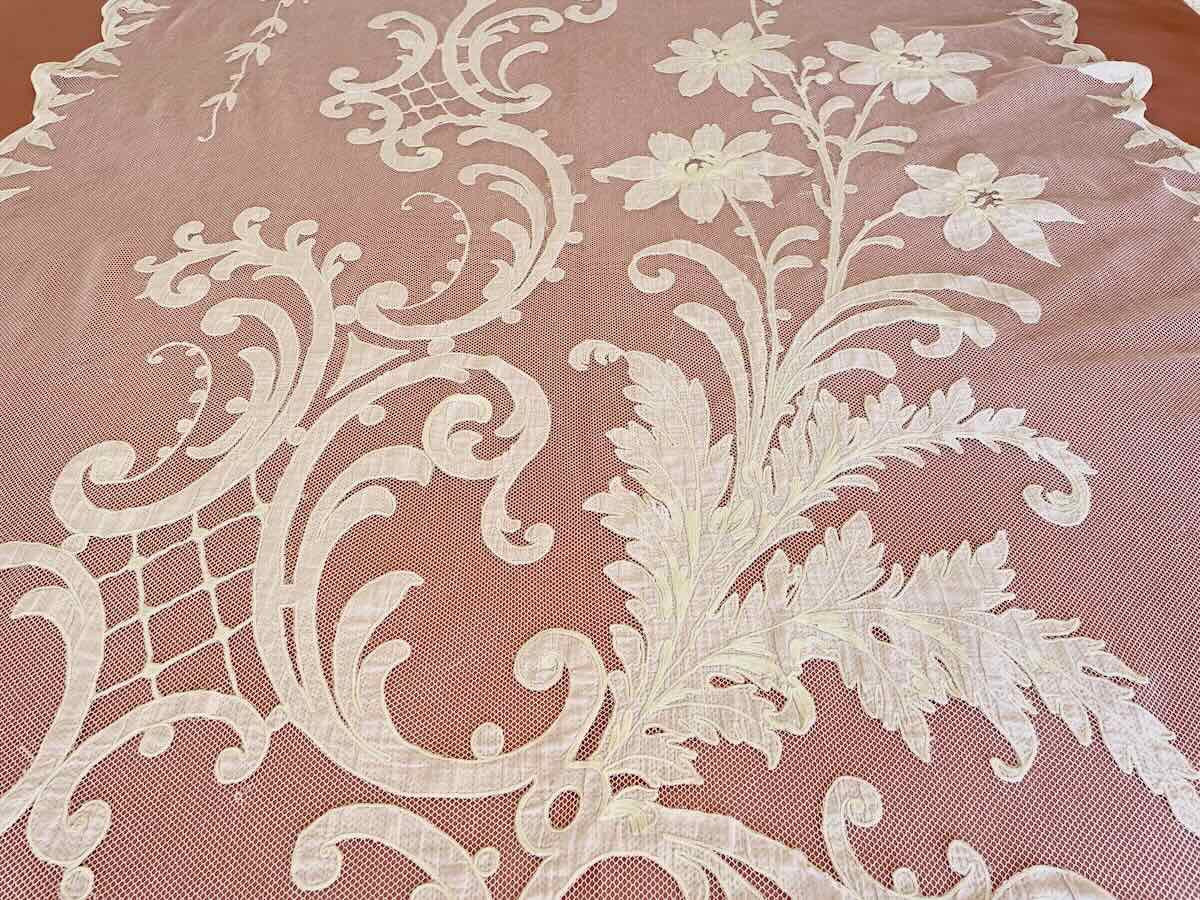 Large Curtain In Fine White Tulle With Embroidered Motifs In Napoleon III Color-photo-2
