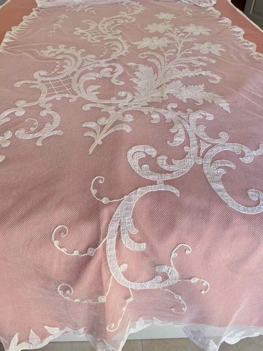 Large Curtain In Fine White Tulle With Embroidered Motifs In Napoleon III Color-photo-3