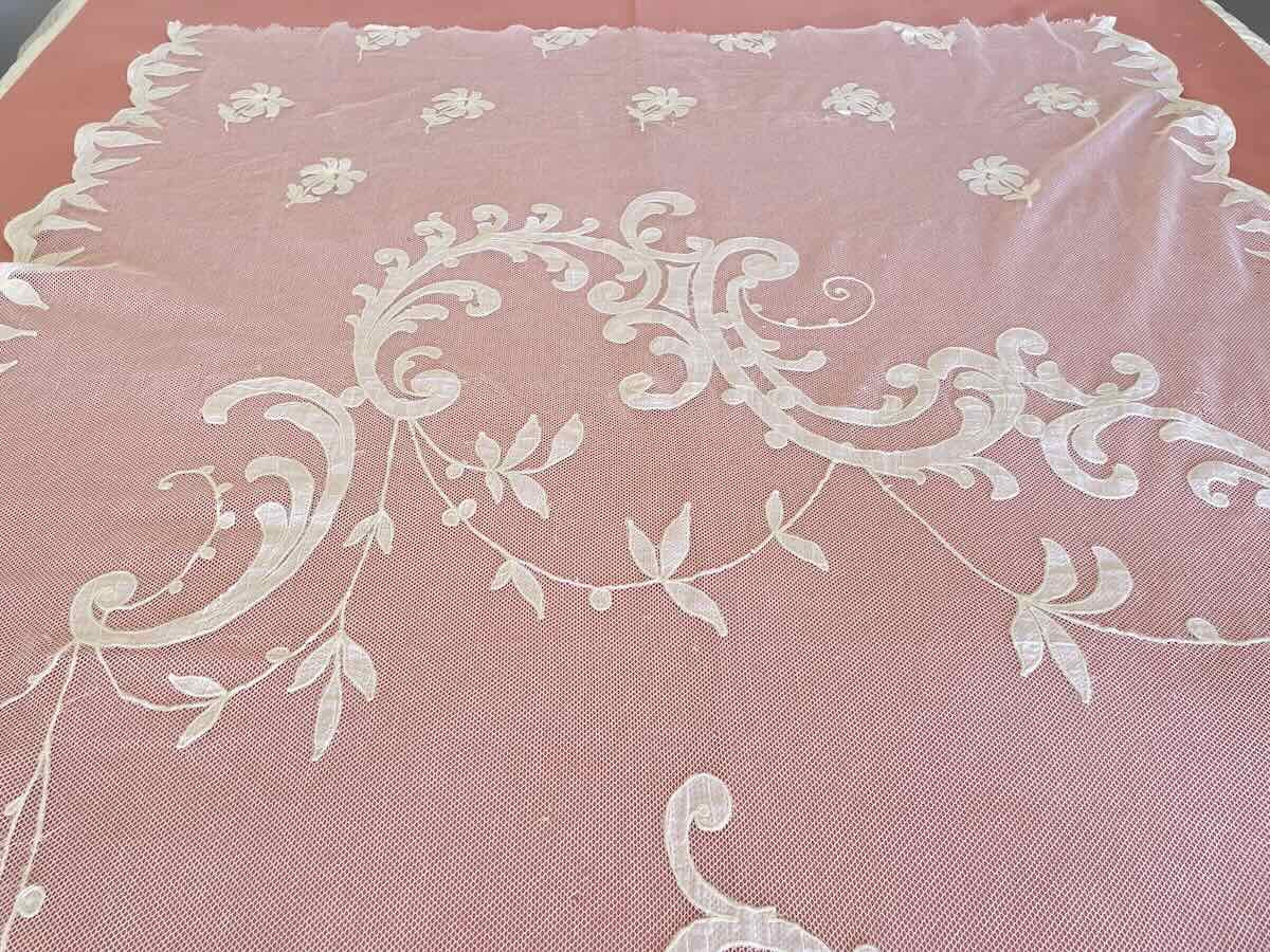 Large Curtain In Fine White Tulle With Embroidered Motifs In Napoleon III Color-photo-2
