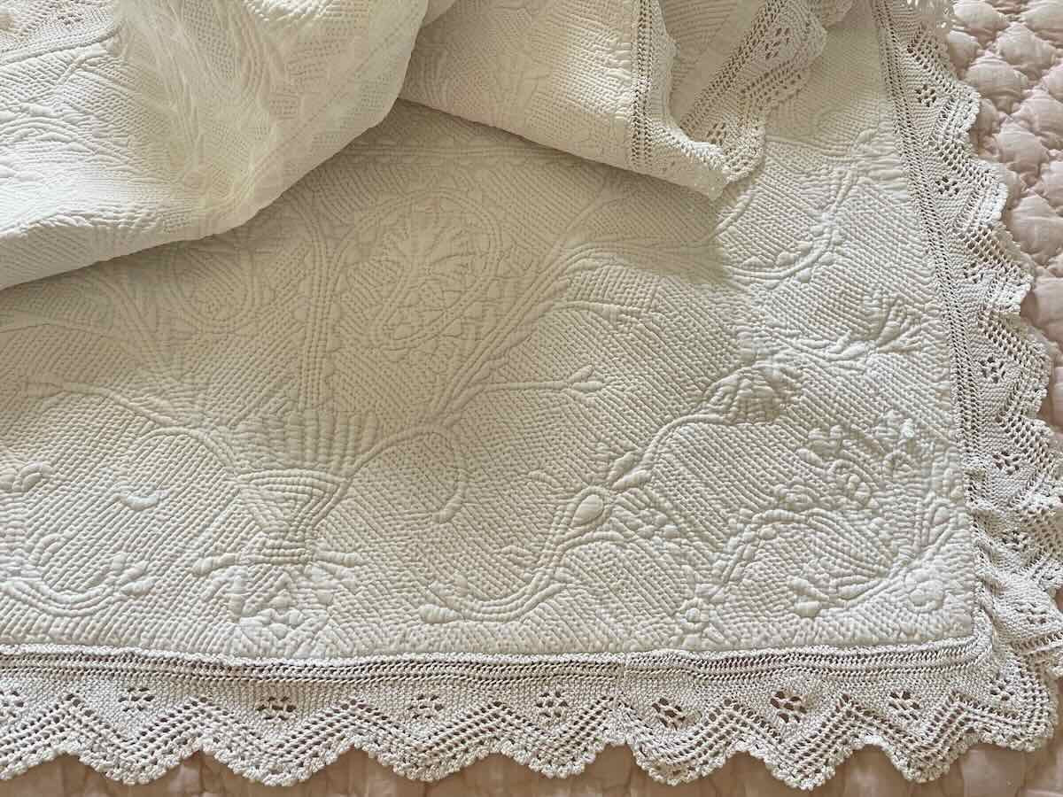 Genuine Small Antique Vermiculated Boutis, 18/19th Century, Provence: Collection - Antique Linen-photo-2