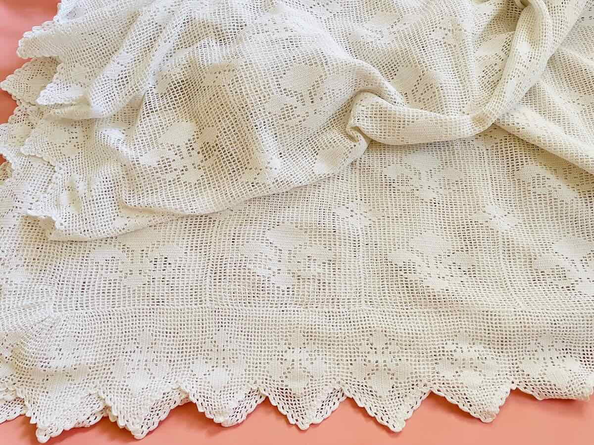 Fine Handmade Crochet Cotton Blanket With Fleur-de-lis Motifs - Antique Linen