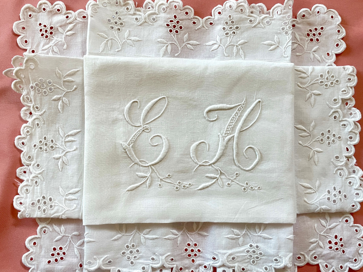 Beautiful Scalloped Pillowcase With English Embroidery And Large Eh Monogram On Fine Linen - Antique Linen