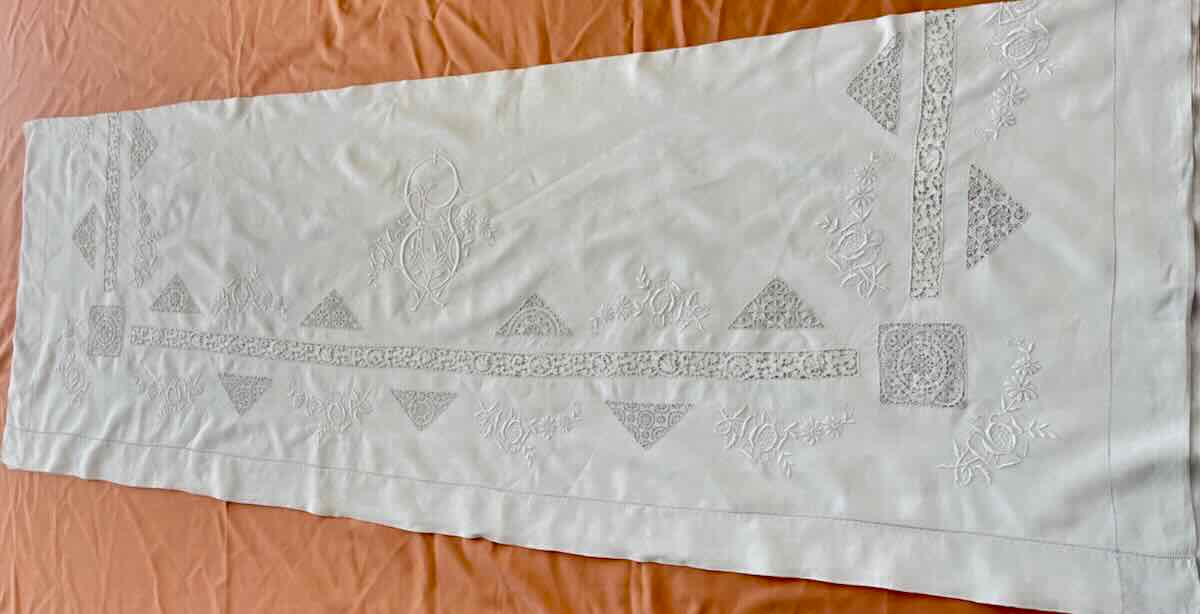 Formal Bedsheet, Gl Monogram Entirely Hand-embroidered On Fine White Linen - Antique Linen-photo-3