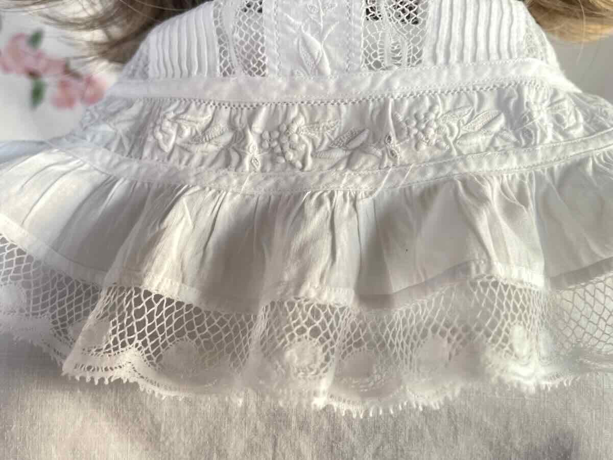 Chemisier enjolivé  broderie main, volants, plis nervurés, dentelle Valencienne - Linge Ancien-photo-1