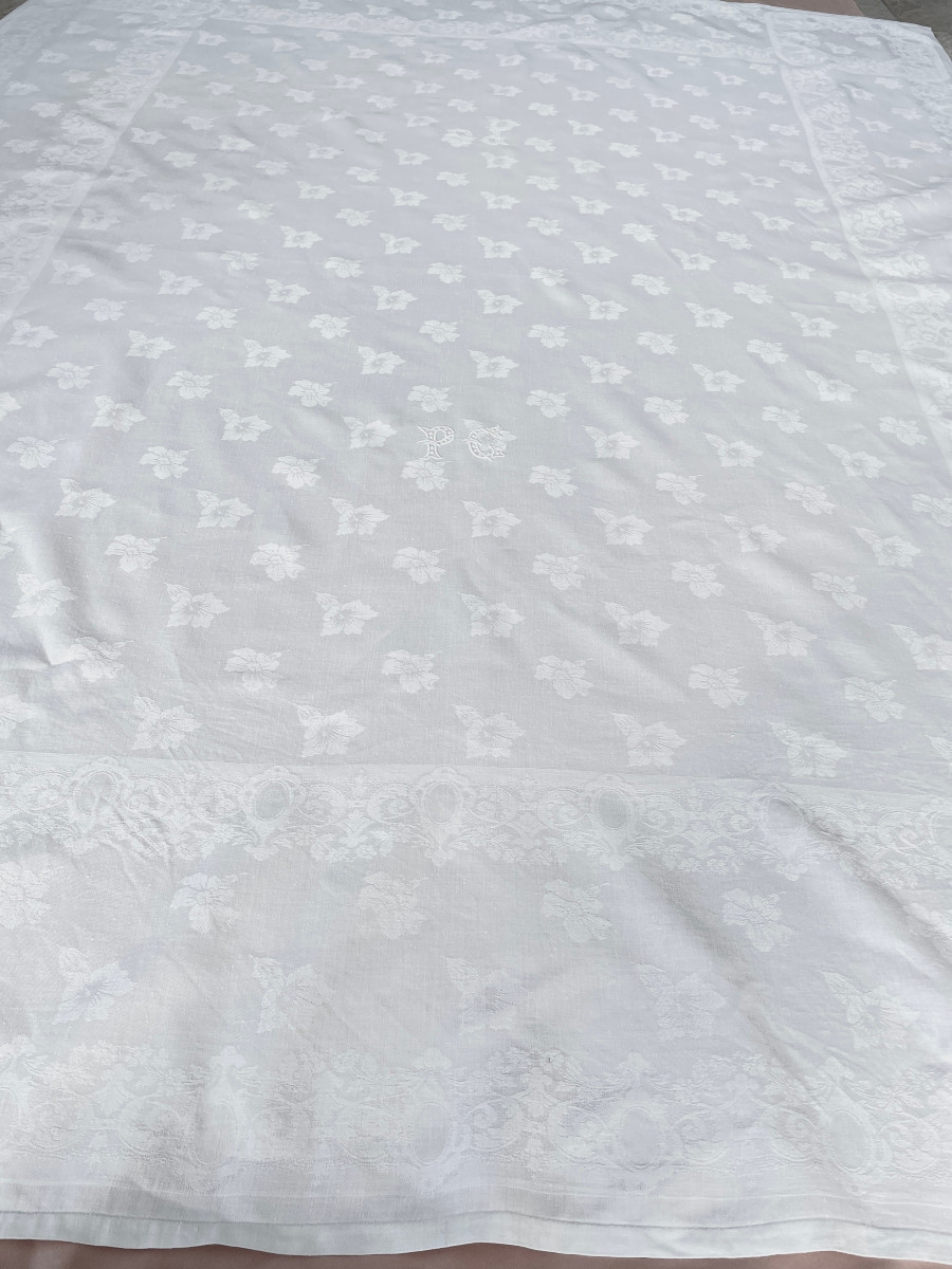 Nappe en damassé de lin fin avec 2 monogrammes PC et beaux motifs  fleuris - Linge Ancien-photo-2