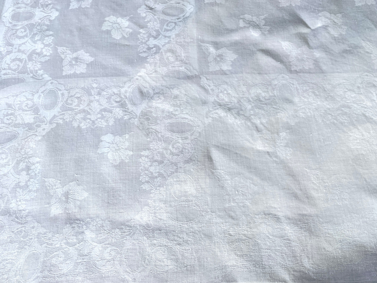Nappe en damassé de lin fin avec 2 monogrammes PC et beaux motifs  fleuris - Linge Ancien-photo-3