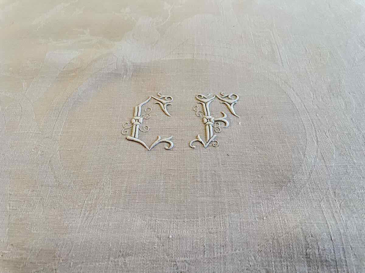 Cf Tablecloth In Fine White Linen Damask, Animal And Hunting Motifs - Antique Linen-photo-1