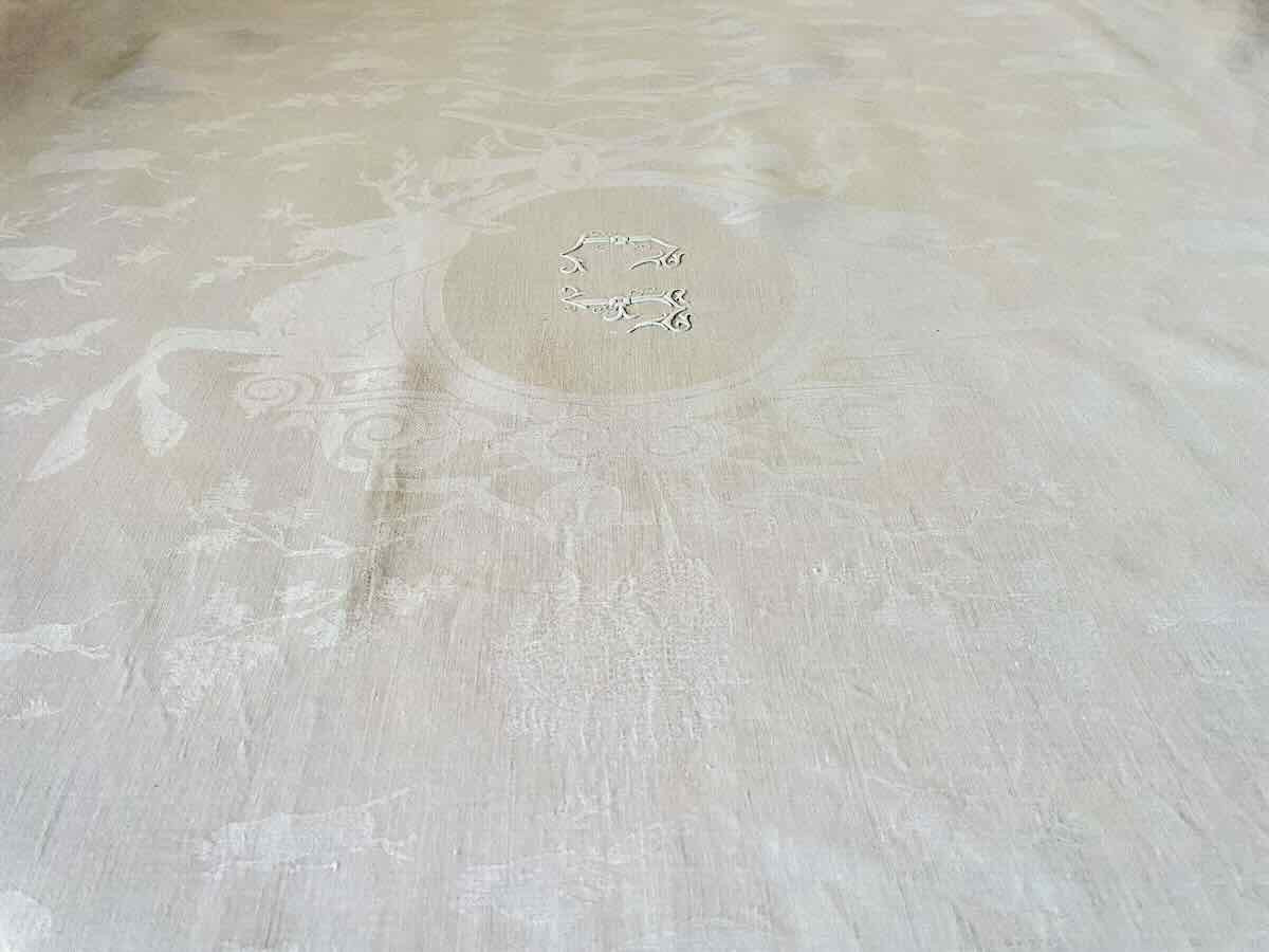Cf Tablecloth In Fine White Linen Damask, Animal And Hunting Motifs - Antique Linen-photo-2