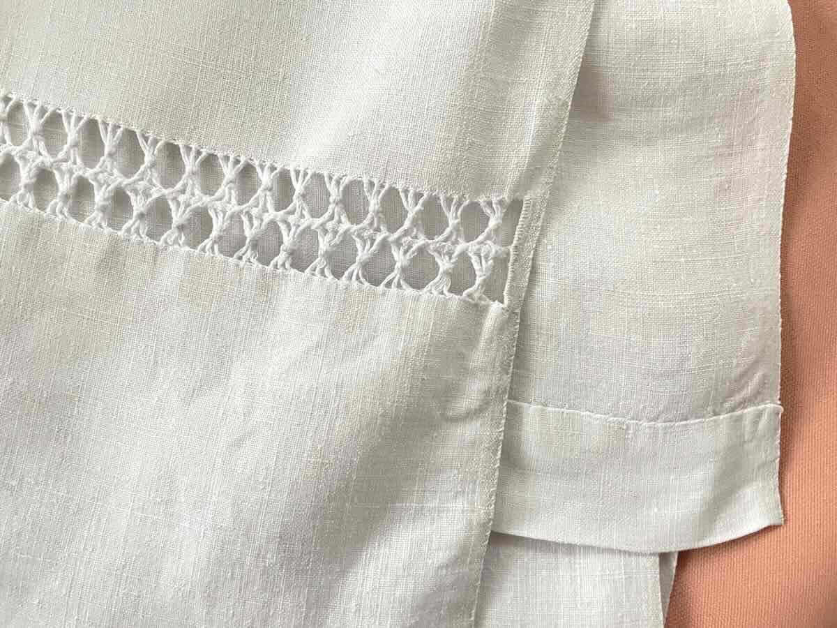 Fine Linen Sheet With Hand-embroidered English Embroidery On The Hem And Edges - Antique Linen-photo-2