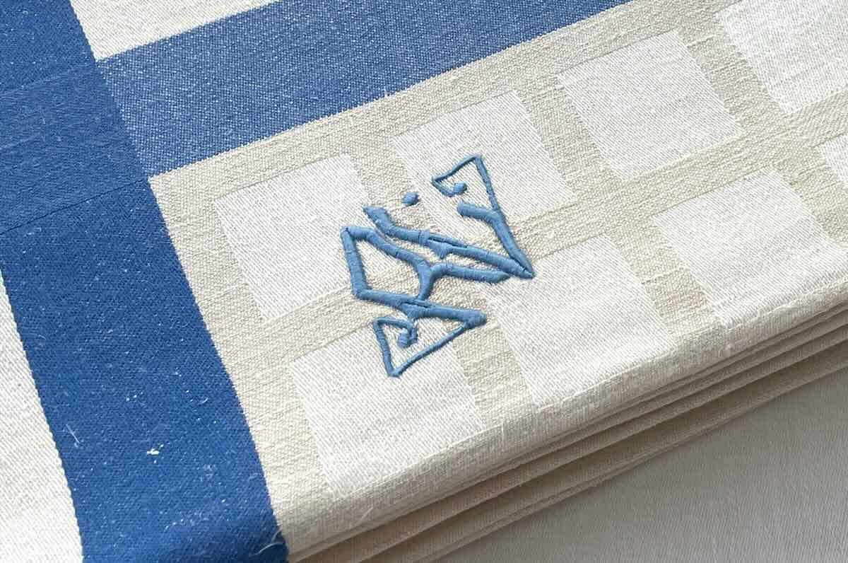 Damask Linen Dinner Service With Blue Borders, Two-tone Checkerboard Pattern - Antique Linen-photo-1