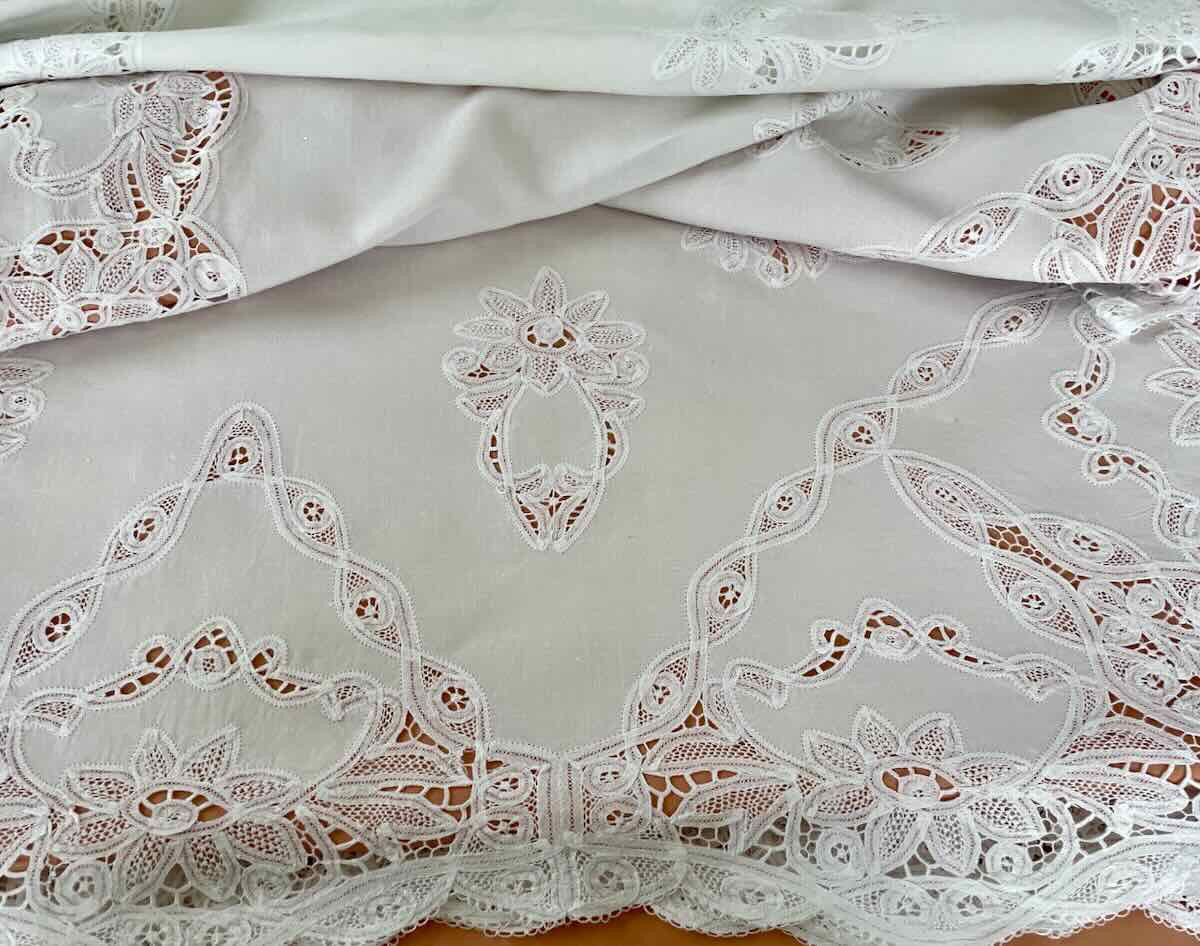 Grande nappe:  incrustations dentelle main sur toile en fil de lin blanc - linge Ancien-photo-4