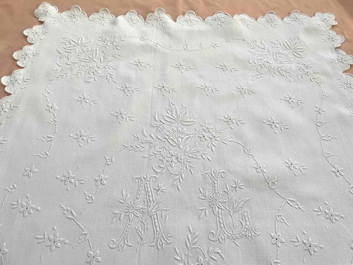 Small Scalloped Blanket, Large Child, Hand-embroidered, Al-photo-3