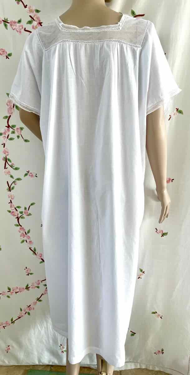 Fine Hostess Dress: Hand Embroidery On Tulle And White Fabric In Fine Percale - Linge Ancien-photo-3