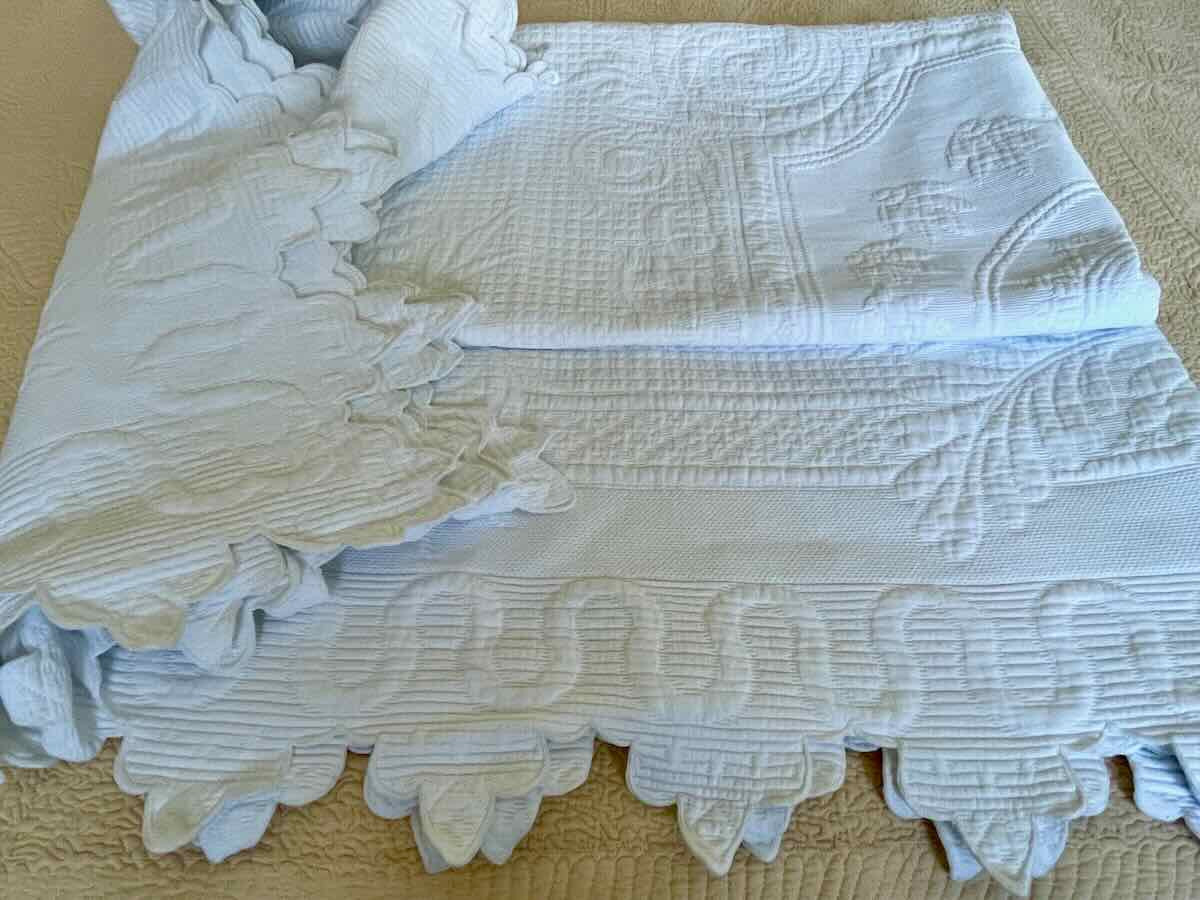 Piqué Marseillais Blanket Scalloped On Four Sides By Hand - Antique Linen-photo-4