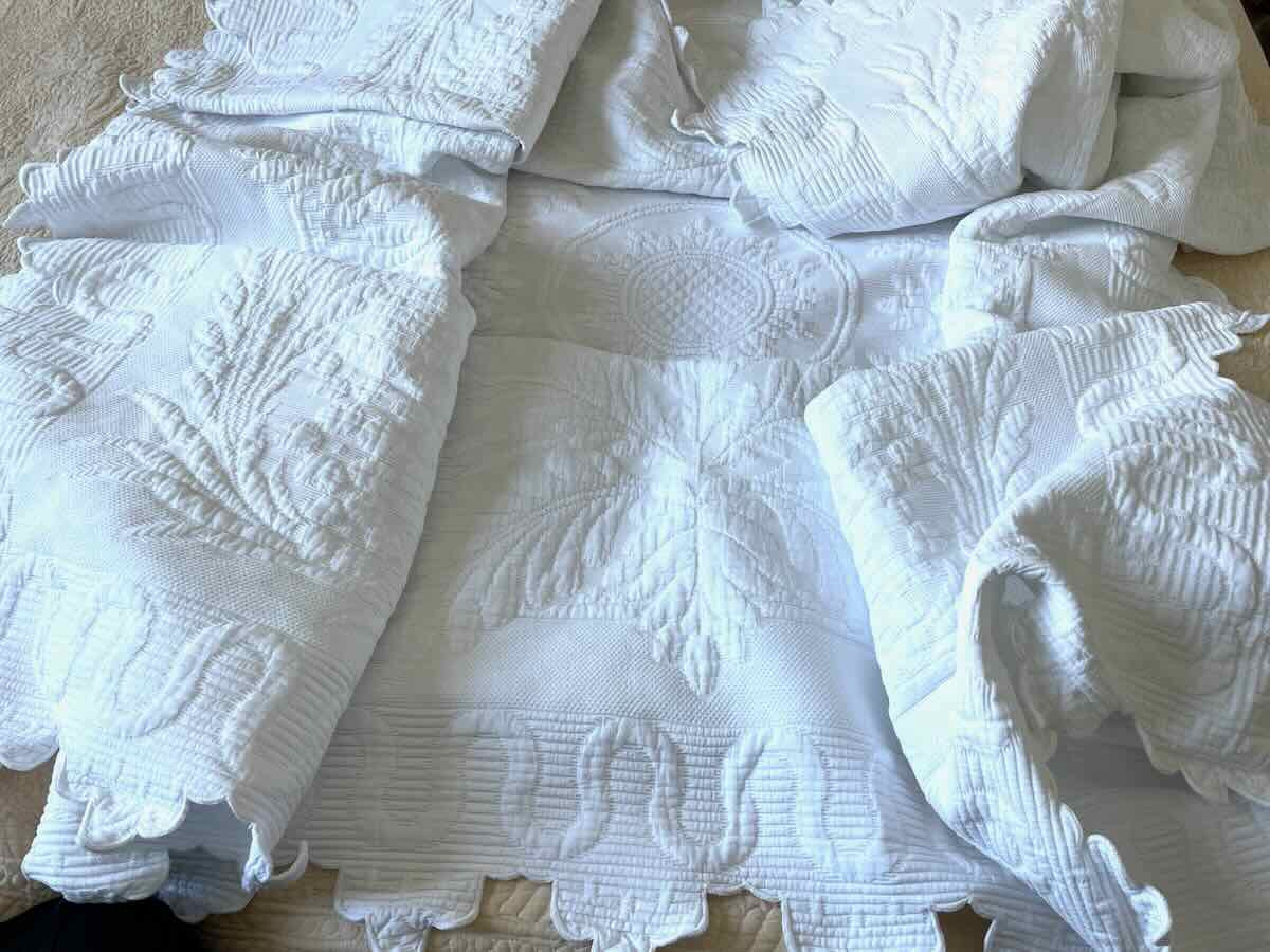 Piqué Marseillais Blanket Scalloped On Four Sides By Hand - Antique Linen-photo-5