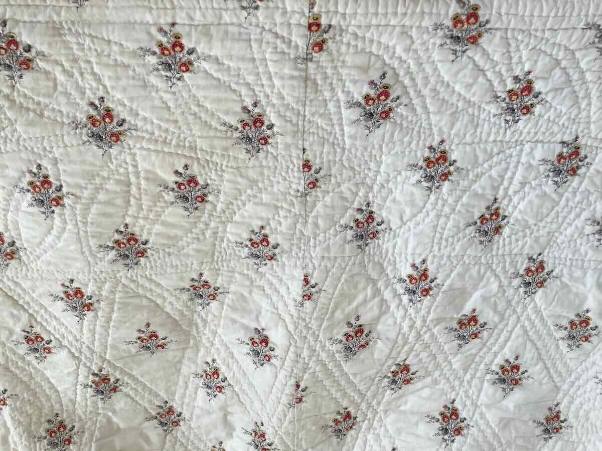 Hand-quilted Quilt With Provencal And White Motifs- Antique Linen-photo-2