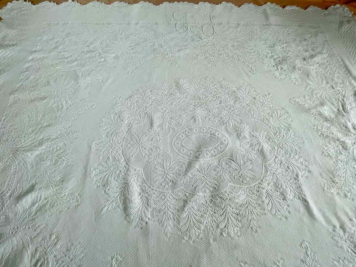 Four-sided Scalloped Woven Quilt, 2 Pb Monograms - Linge Ancien-photo-1
