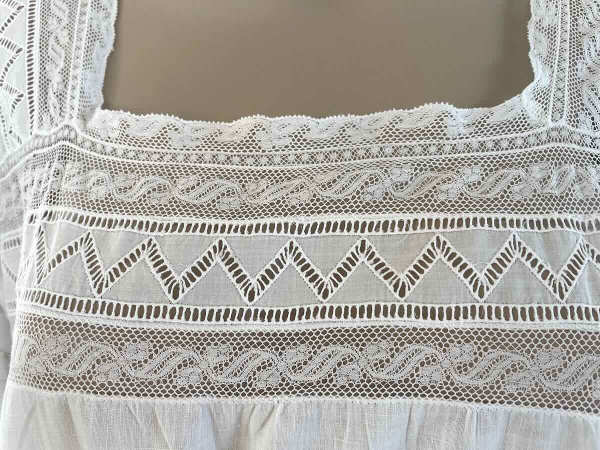 Chemise de nuit avec de fines dentelles sur mousseline de coton - Linge Ancien-photo-3