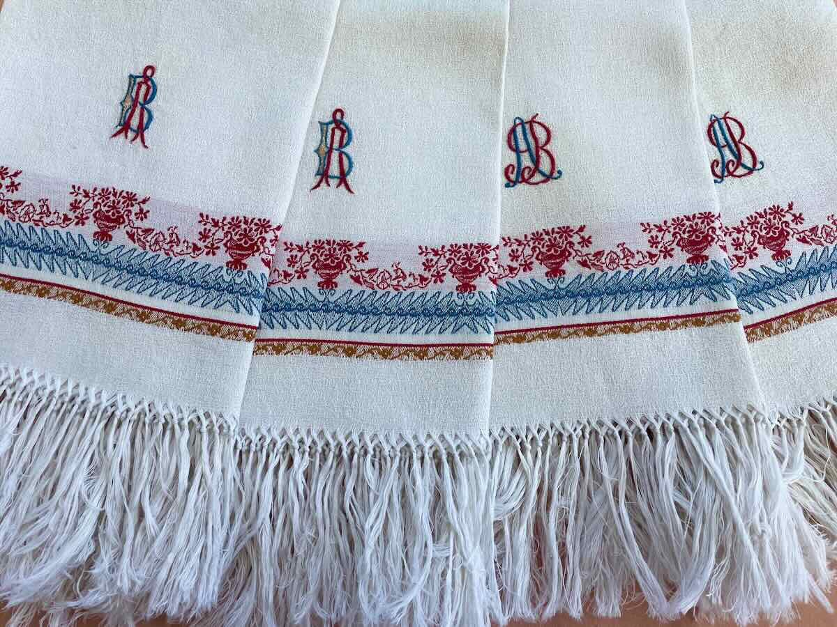 Lot quatre grandes serviettes d'invités  AB granité lin liteau couleur, franges - Linge Ancien
