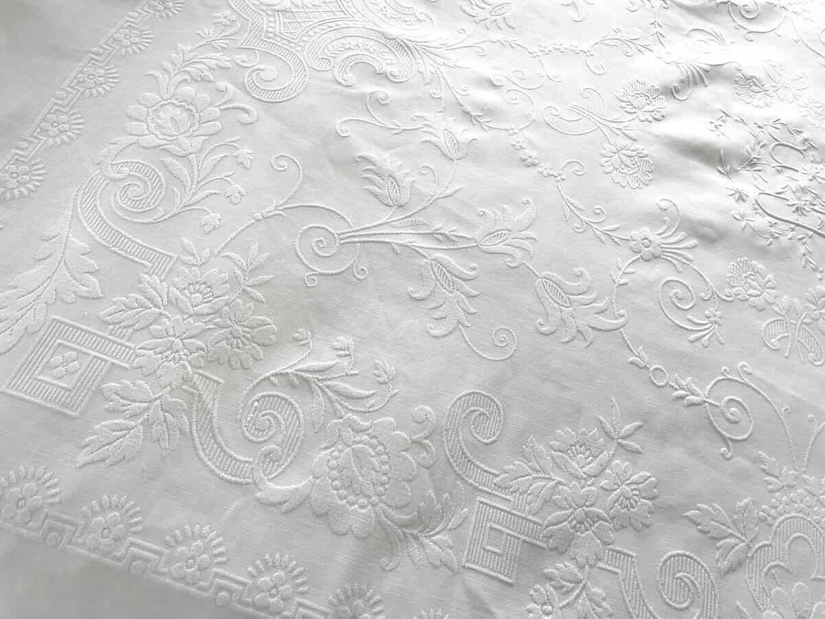 Couverture en piqué  festonnée quatre côtés, monogramme JD - Linge Ancien-photo-4