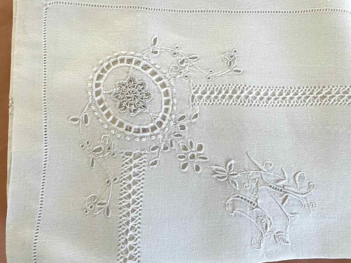 Ten Embroidery Towels With Needle Inlays, Day Work On Fine Linen- Antique Linen-photo-3