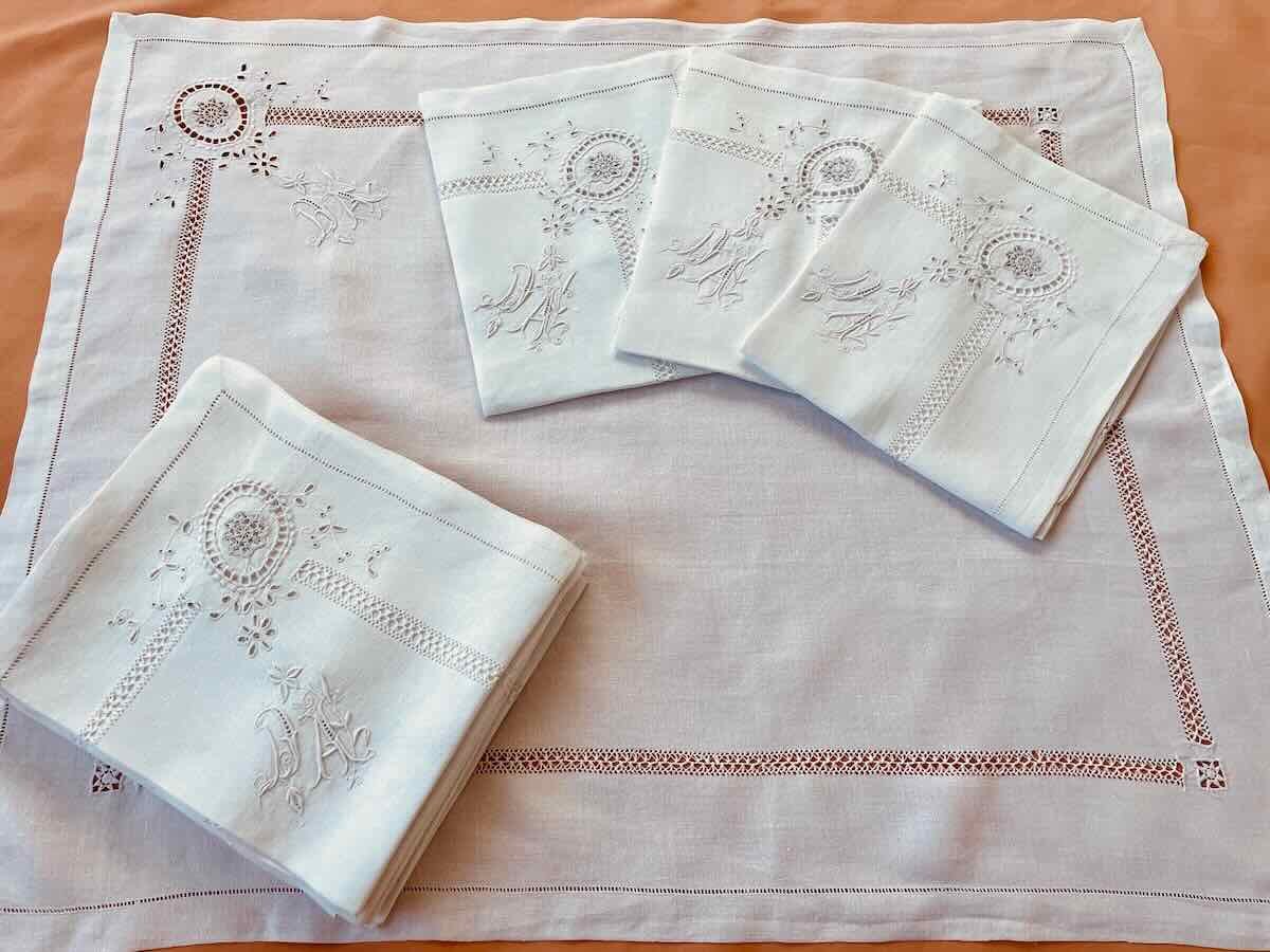 Ten Embroidery Towels With Needle Inlays, Day Work On Fine Linen- Antique Linen-photo-1