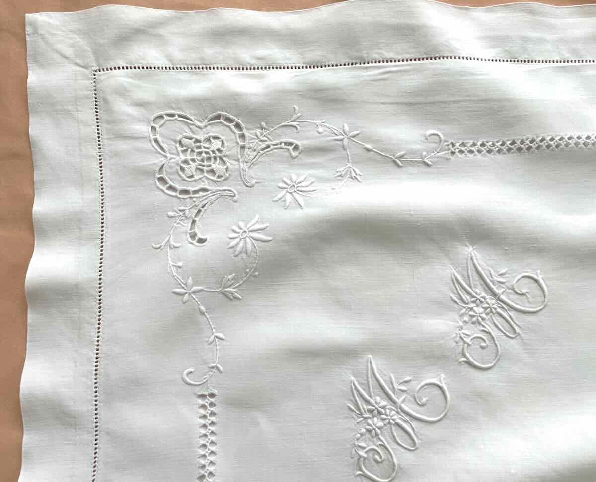 Pair Of Fine Linen Pillowcases With Beautiful Hand Embroidery And Mono Mm - Antique Linen-photo-3