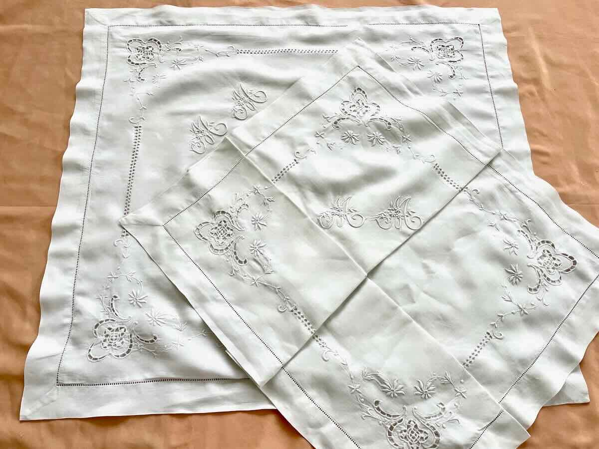 Pair Of Fine Linen Pillowcases With Beautiful Hand Embroidery And Mono Mm - Antique Linen