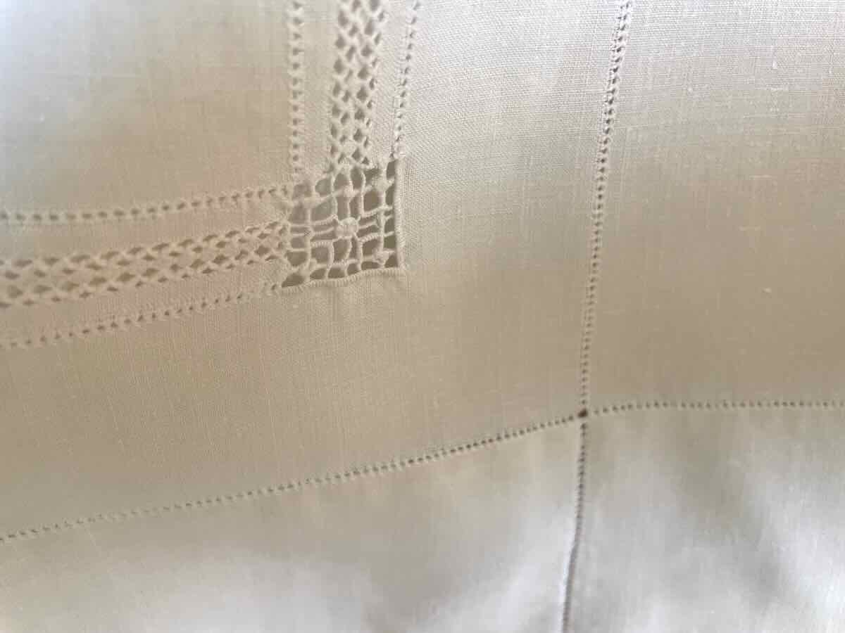 Drap une personne lin fin AP brodé main, découverte avec retours- Linge Ancien-photo-1