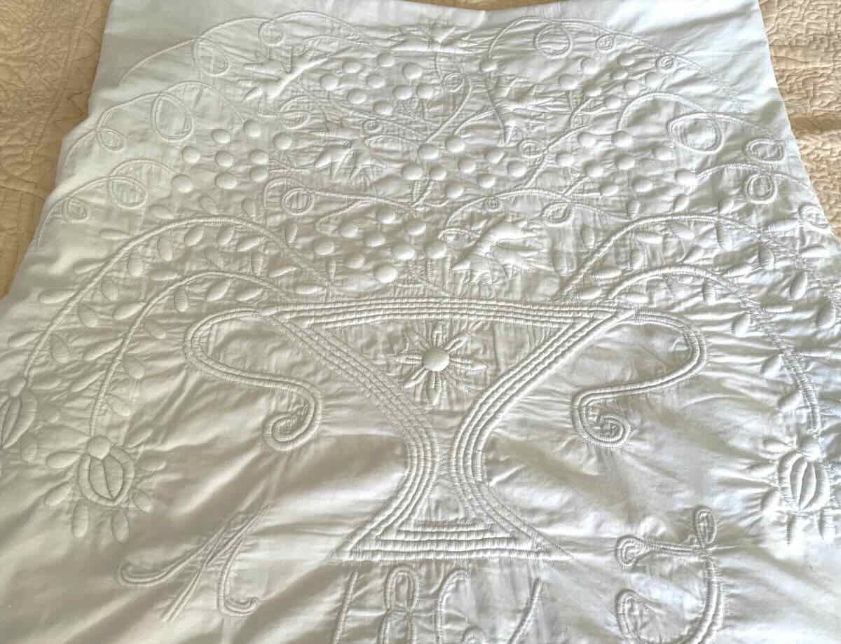 Set Of Two 19th-century Ceremonial Pillowcases With Boutis Embroidery - Antique Linen-photo-3