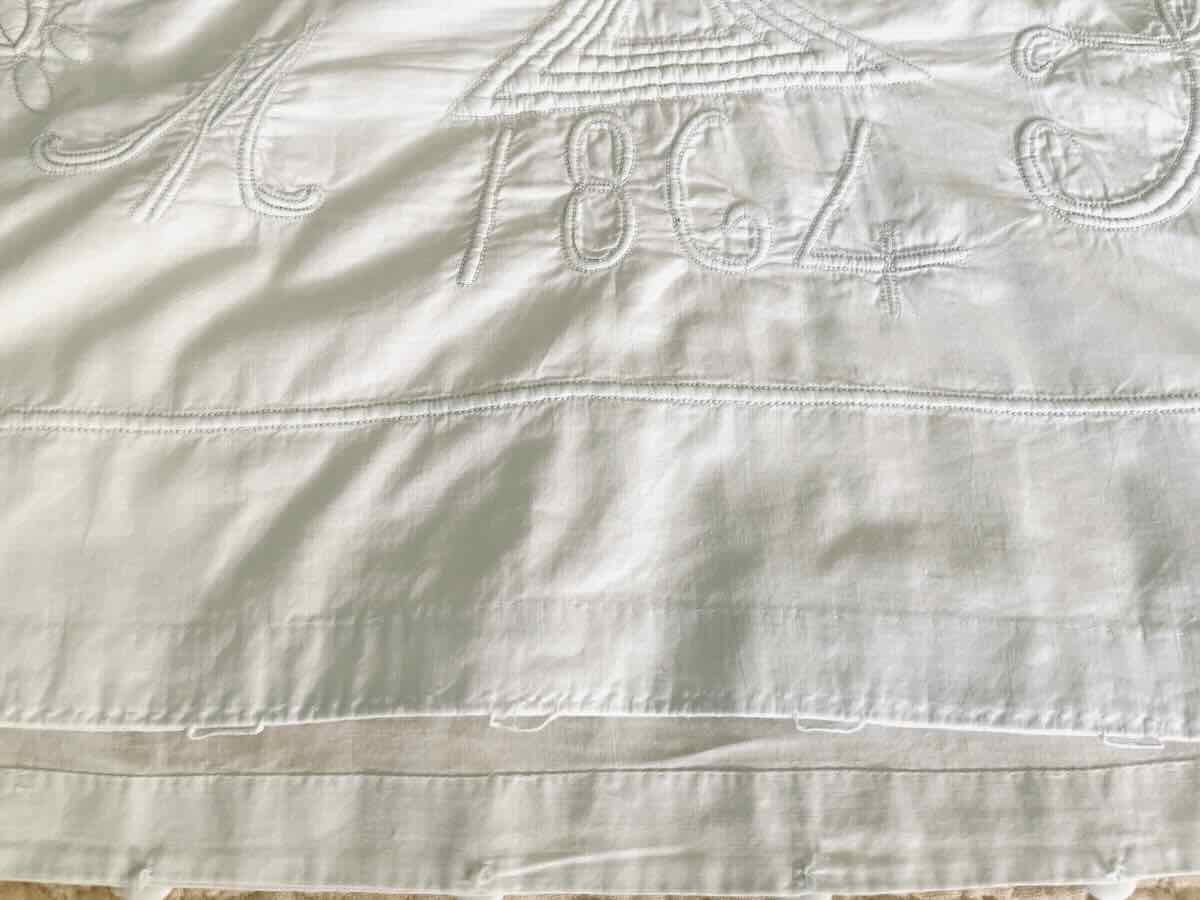 Set Of Two 19th-century Ceremonial Pillowcases With Boutis Embroidery - Antique Linen-photo-4
