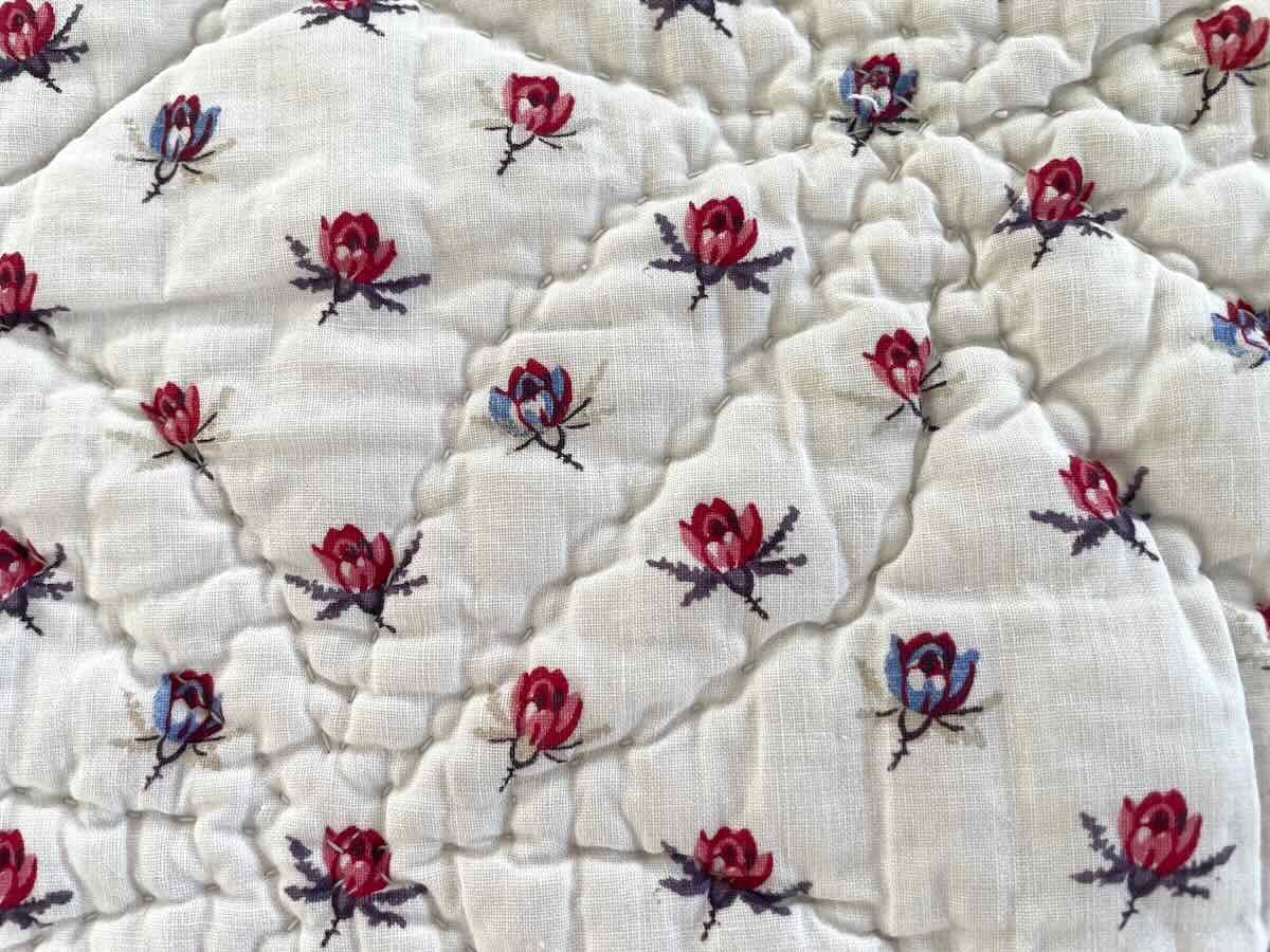 Courtepointe piquée main: motifs à palmettes et petits motifs fleuris,époque XIX-photo-4