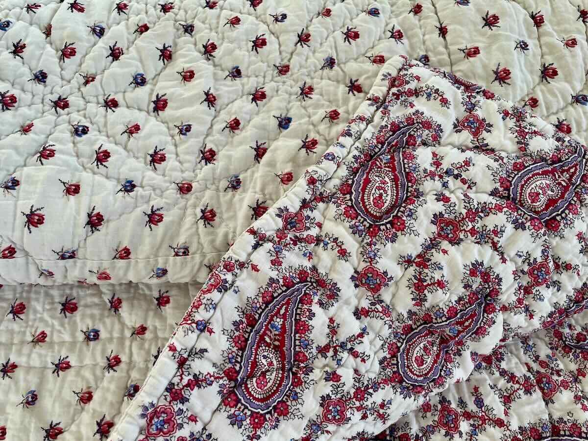 Courtepointe piquée main: motifs à palmettes et petits motifs fleuris,époque XIX-photo-5