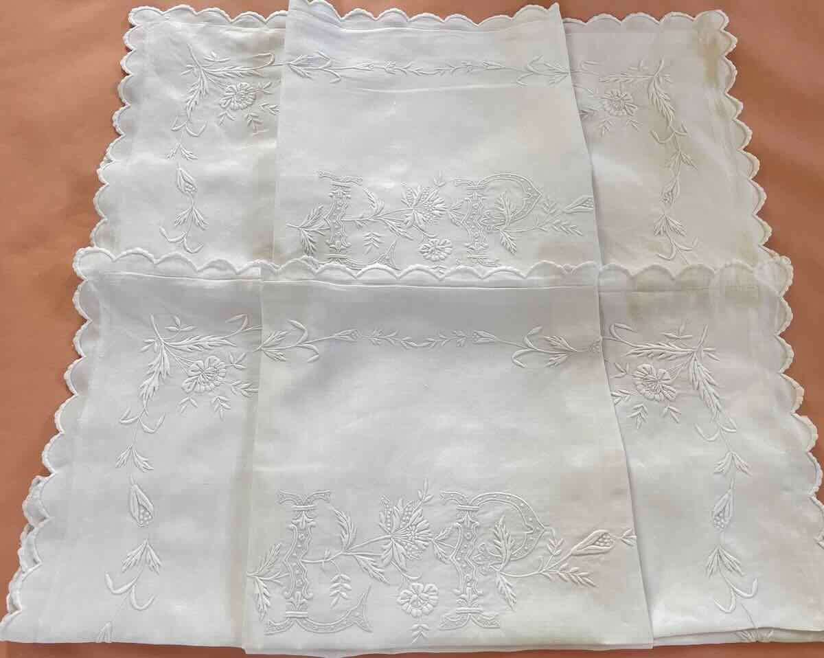 Paire de taies "LP" en fil lin ,  belles broderies main - Linge Ancien-photo-2