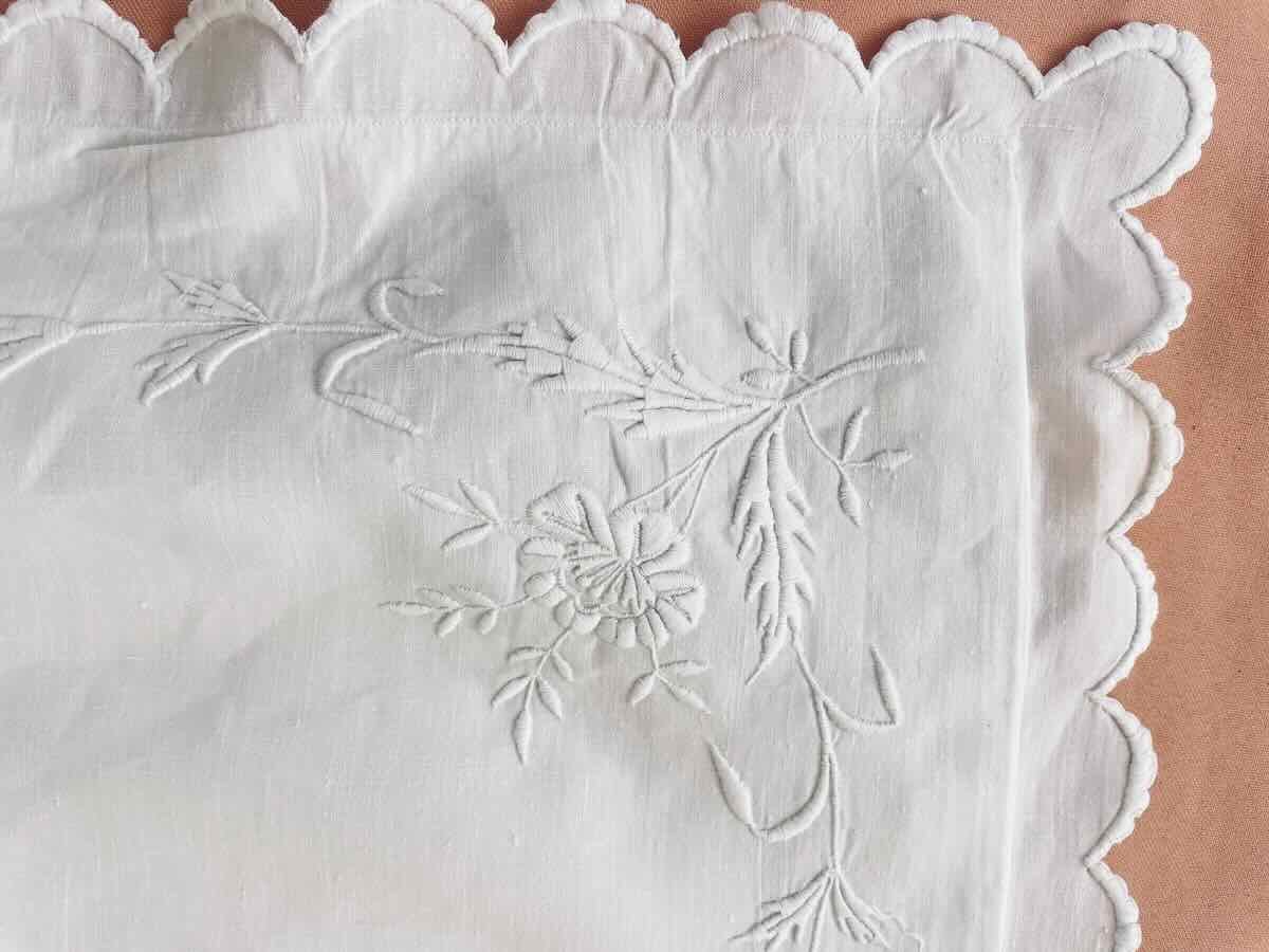 Paire de taies "LP" en fil lin ,  belles broderies main - Linge Ancien-photo-3