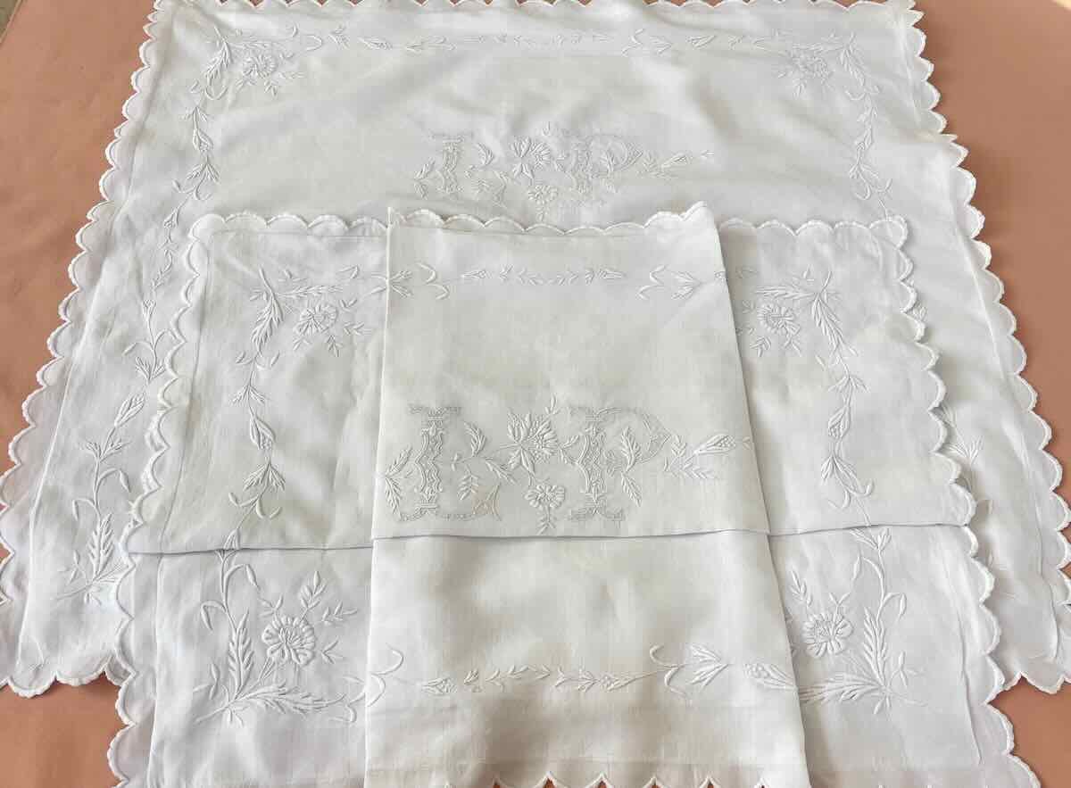 Paire de taies "LP" en fil lin ,  belles broderies main - Linge Ancien-photo-3