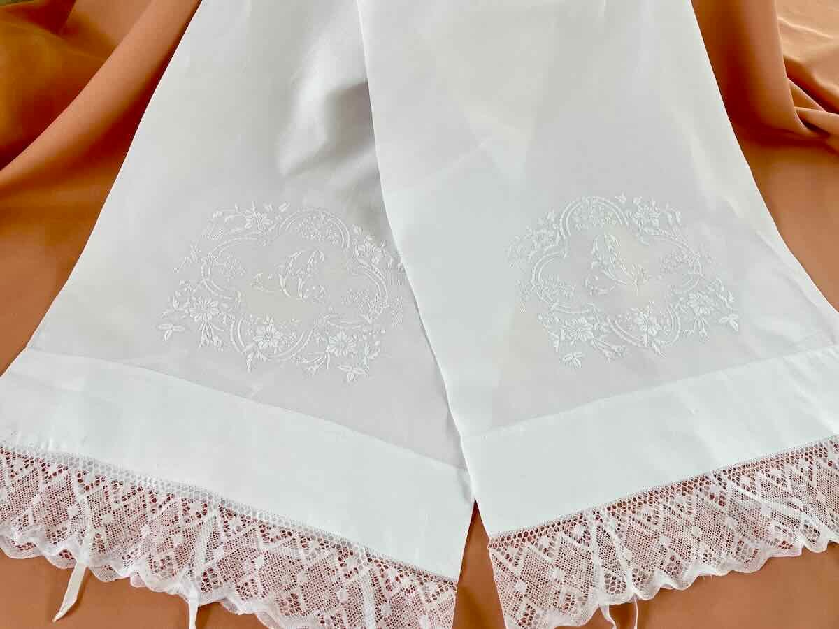 Richly Embroidered Bolster Pillowcase On Linen Fabric: Cm, Lace - Linge Ancien-photo-1