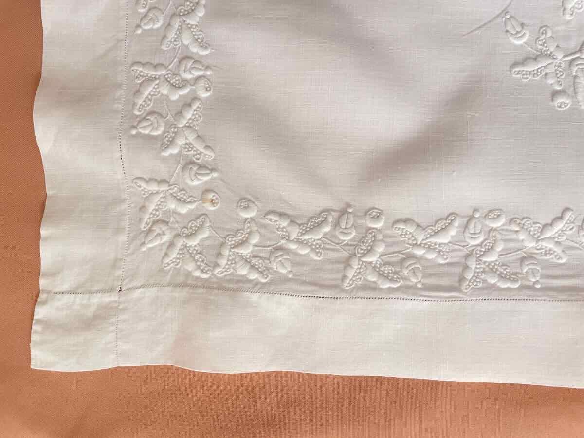Pair Of "jv" Linen Pillowcases With Elaborate Hand Embroidery, 19th Century - Antique Linen-photo-4