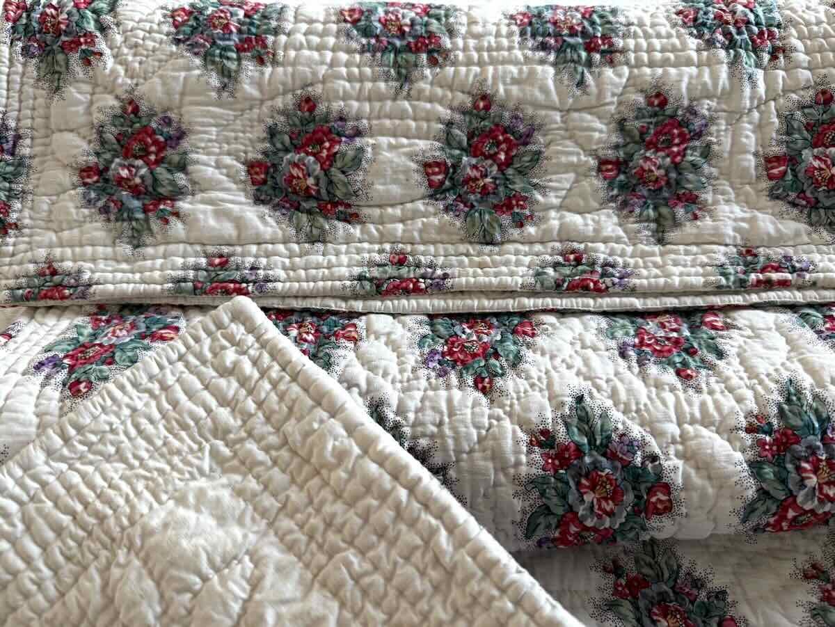 Hand-quilted Quilt: Floral Patterns, The Rest Solid White, 19th Century—antique Linen-photo-2