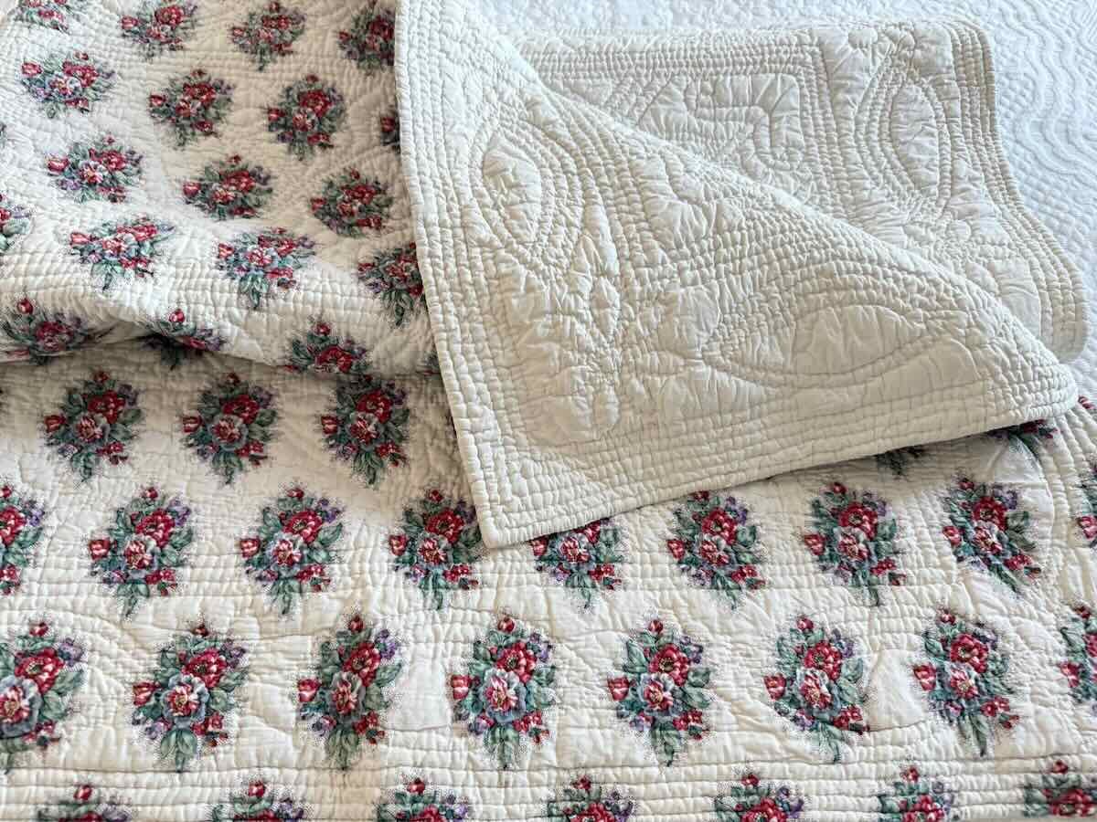 Hand-quilted Quilt: Floral Patterns, The Rest Solid White, 19th Century—antique Linen-photo-4