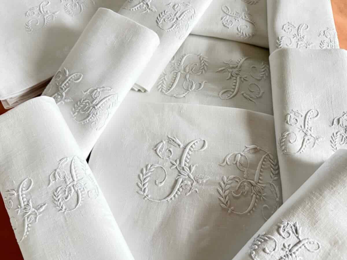 Tableware Set For 12 Place Settings, Fine Linen Damask With The Monogram "jb," Hand-embroidered—antique Linen-photo-3