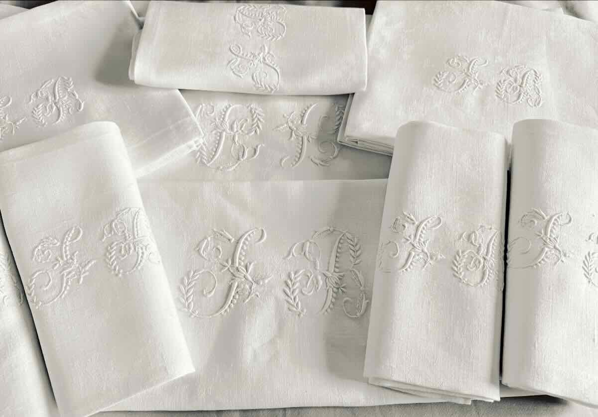 Tableware Set For 12 Place Settings, Fine Linen Damask With The Monogram "jb," Hand-embroidered—antique Linen