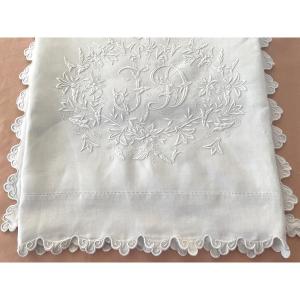 Large Scalloped Sheet In Fine Linen With Monogramjd Hand Embroidery And Flowering Branches