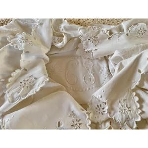 Beautiful Fine Scalloped Cotton Piqué Blanket With Embroidered Cs Monogram - Old Linen