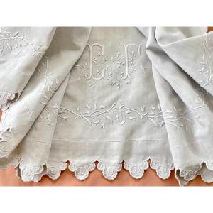 Large Scalloped Ef Sheet With Flower Garland On Fairly Thick Linen