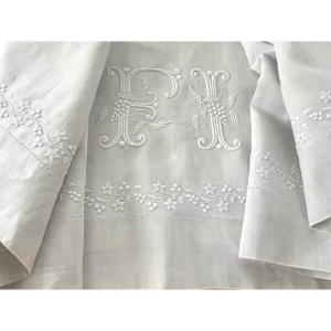 Grand drap lin avec découverte brodée,  guirlande fleurie, monos FI,raisins- Linge Ancien