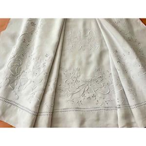 Fine Linen Sheet With Hand-embroidered English Embroidery On The Hem And Edges - Antique Linen