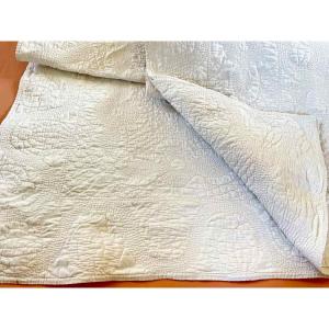 Hand-quilted Quilt Made From White Cotton Fabric With Fine Quilting—linge Ancien